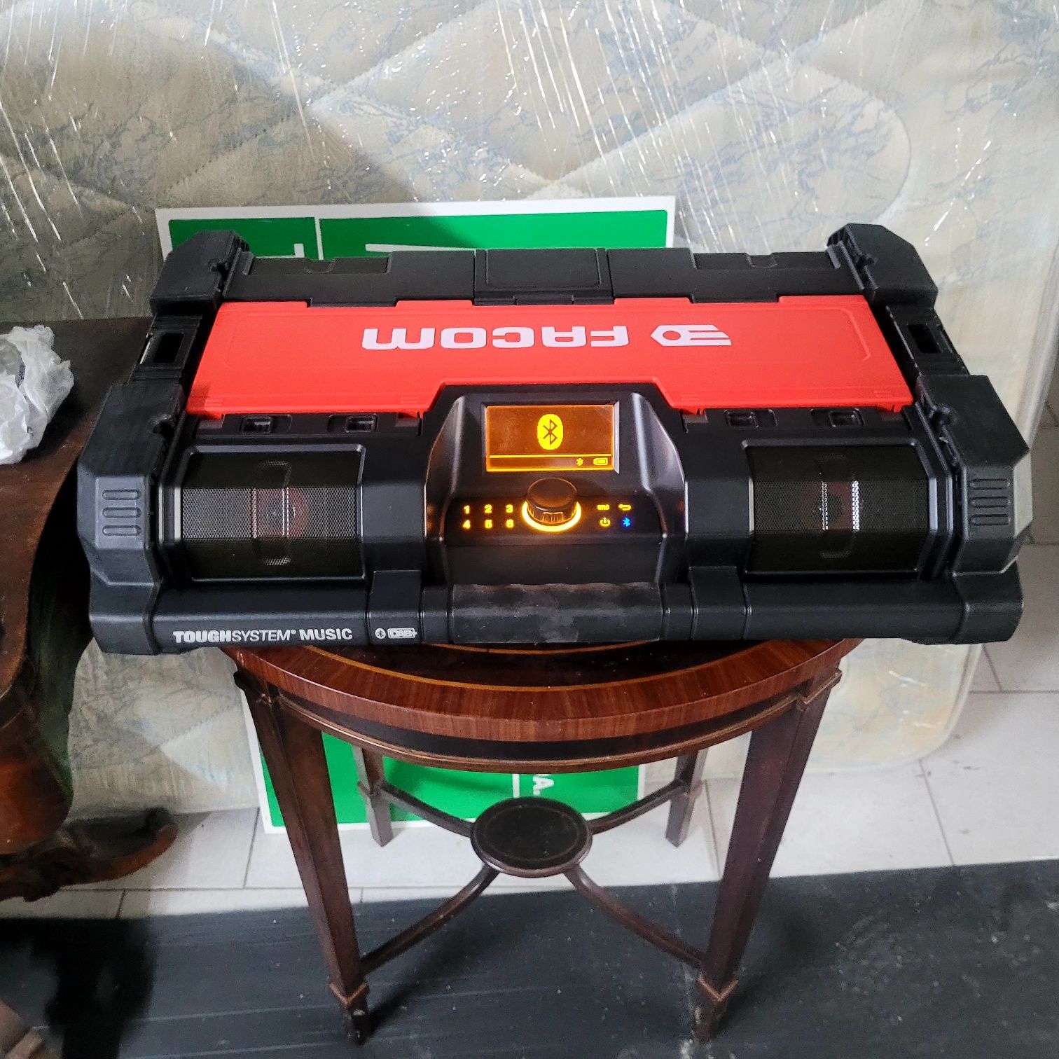 Vendo radio portátil facom