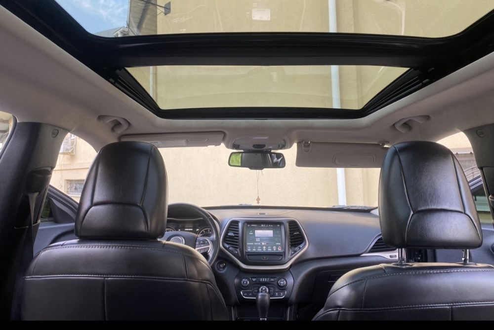 Jeep Cherokee 4x4 limited 2.4 2015 рік