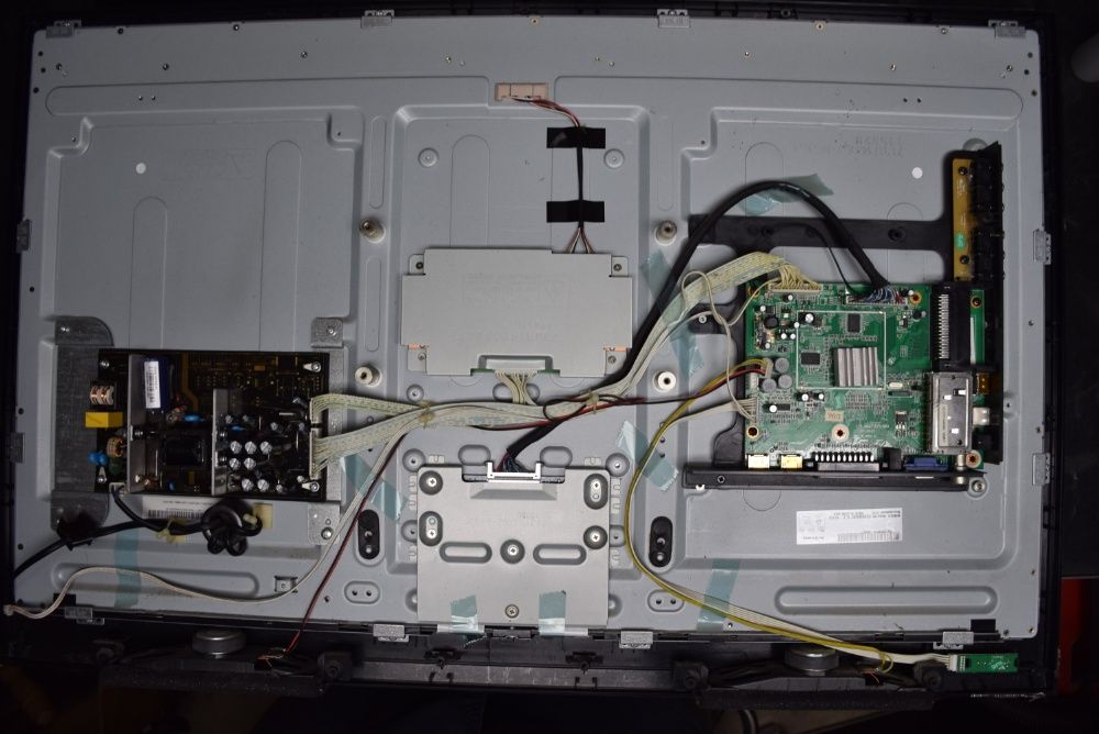 TV lcd Crown ALED32FHD/8EB Peças