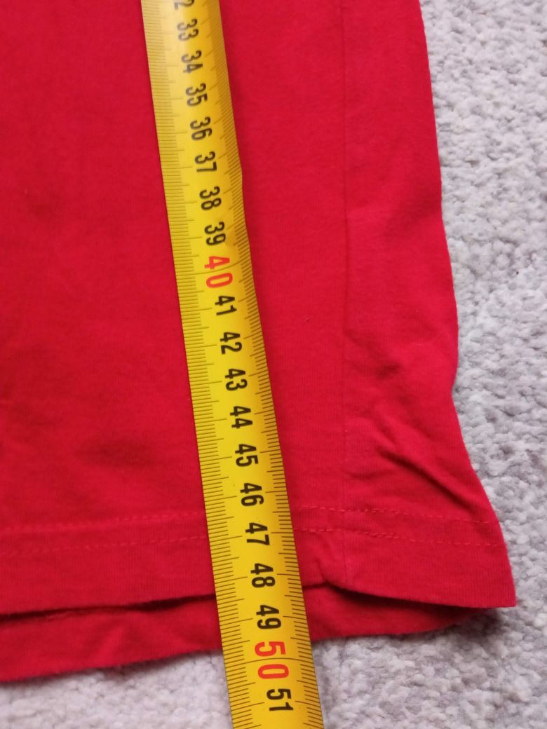 Czerwona bluzka z długim rękawem z pojazdami, samochodami 128-134
