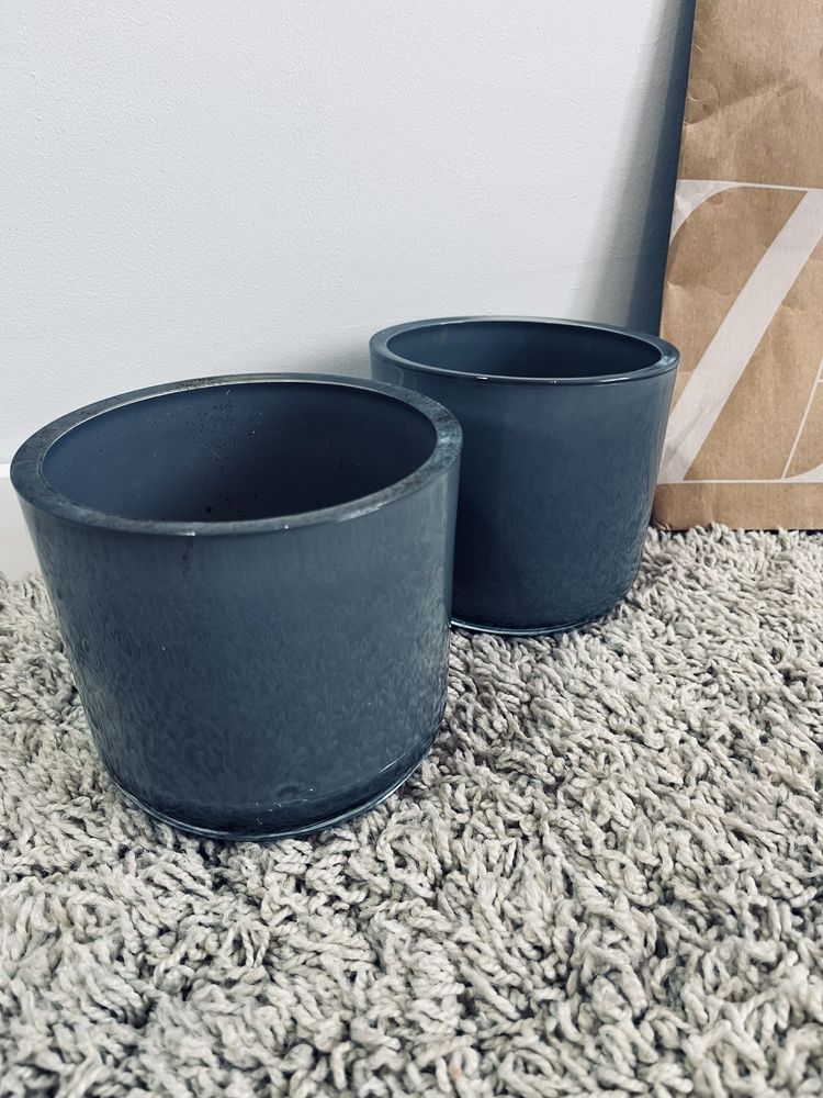 Zestaw dwoch szarych porcelanowych ceramicznych doniczek doniczka