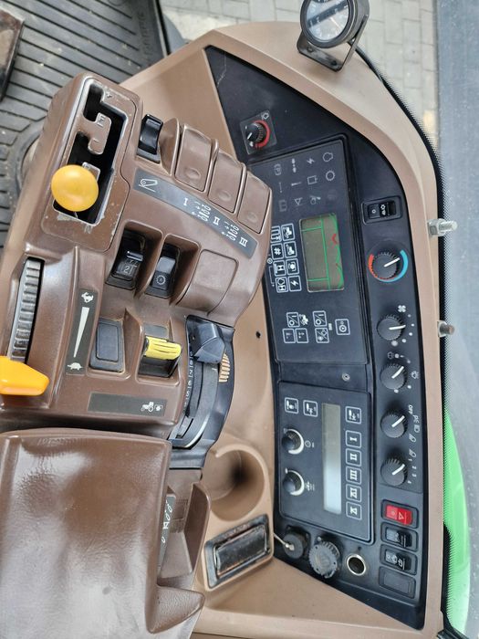 John Deere 8220  8320  8230  8330  8530  7930  7920