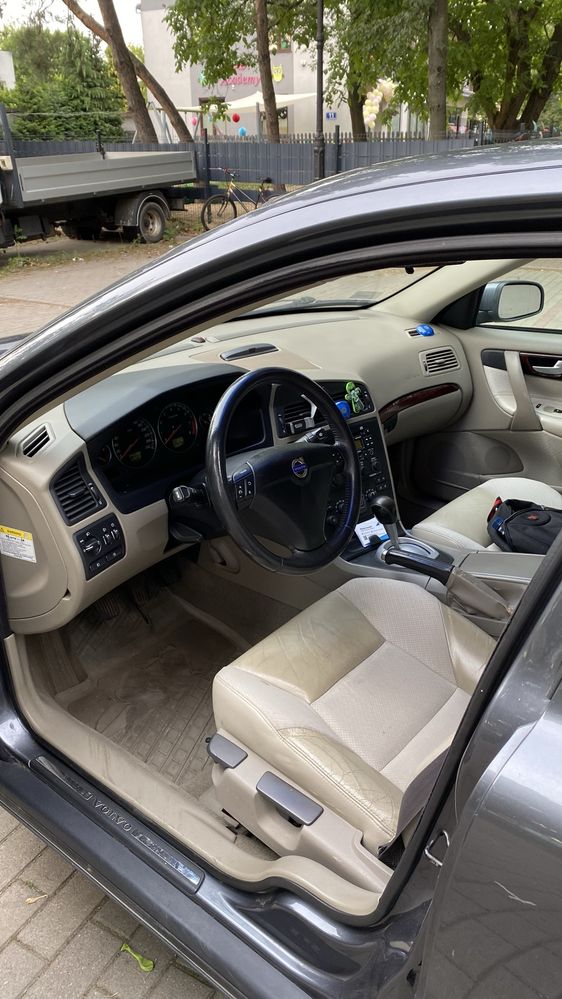 Volvo S60 2.4 PB   2003 rok
