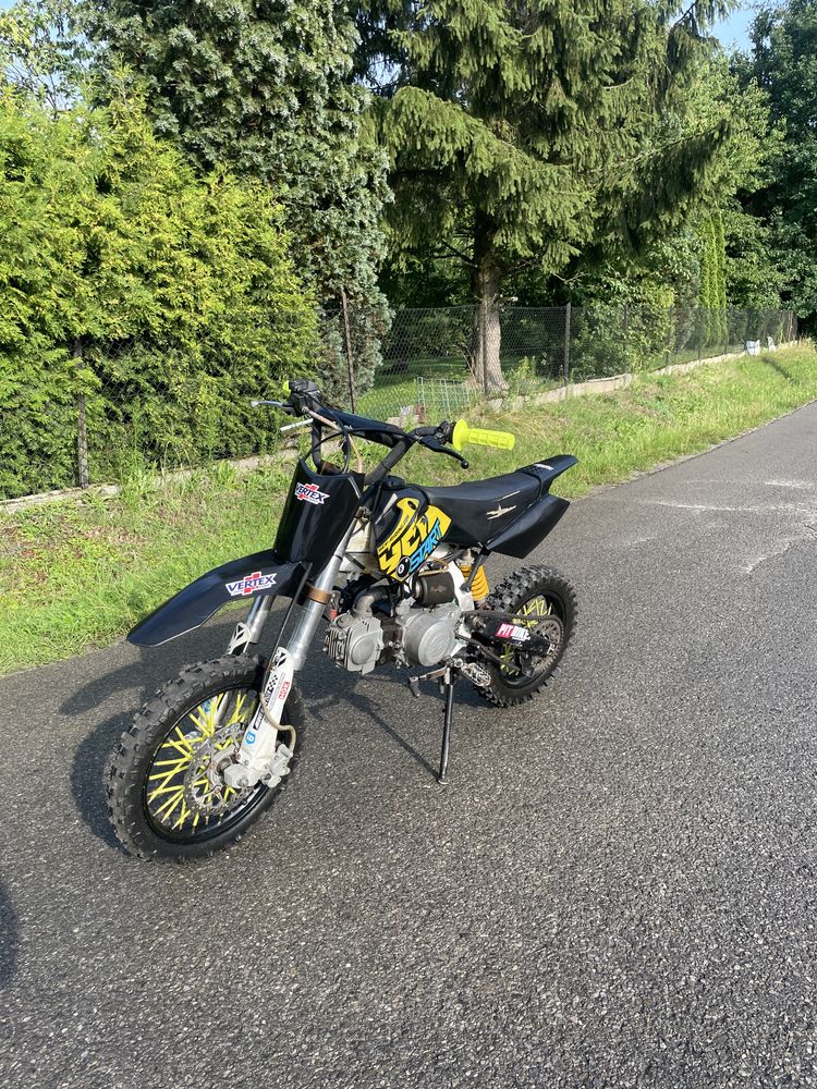 YCF 125 start 2015