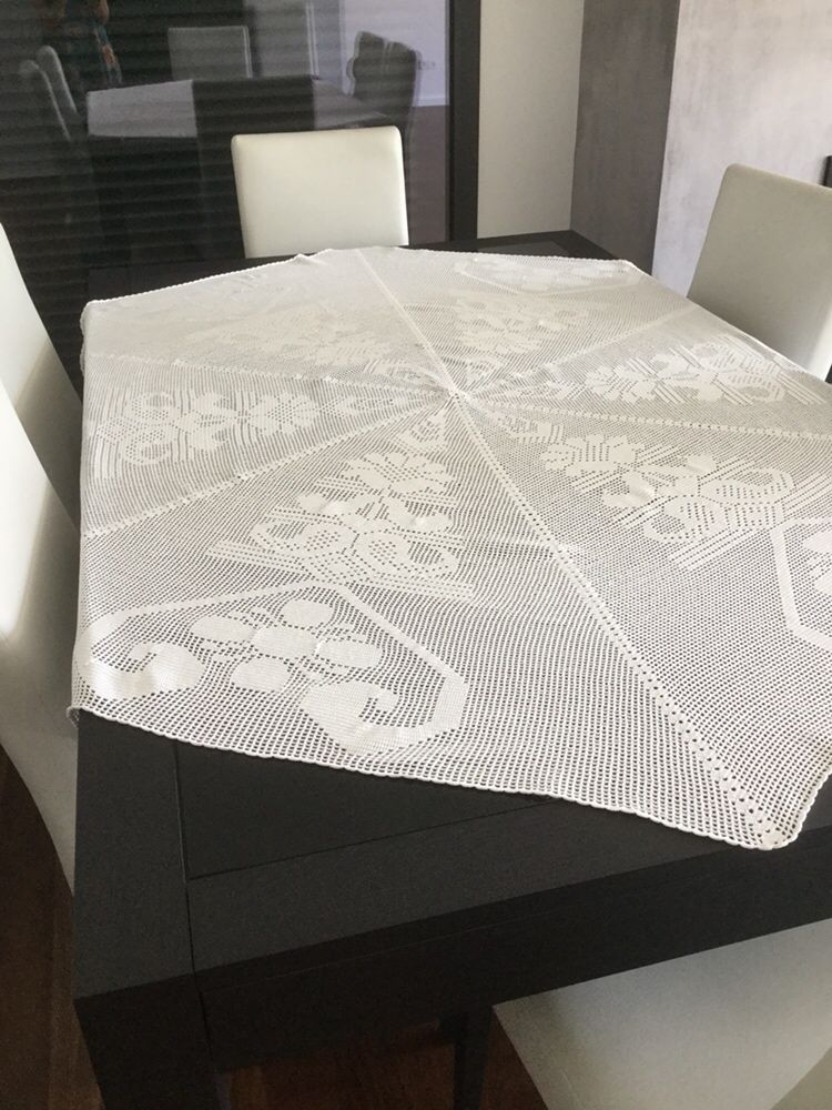 Toalha de mesa em renda