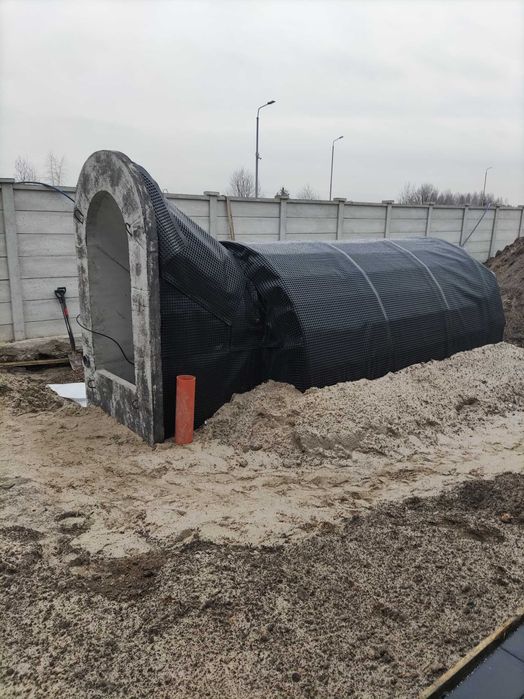 piwnica betonowa ziemianka półokrągła 350cm wejście na długiej ścianie