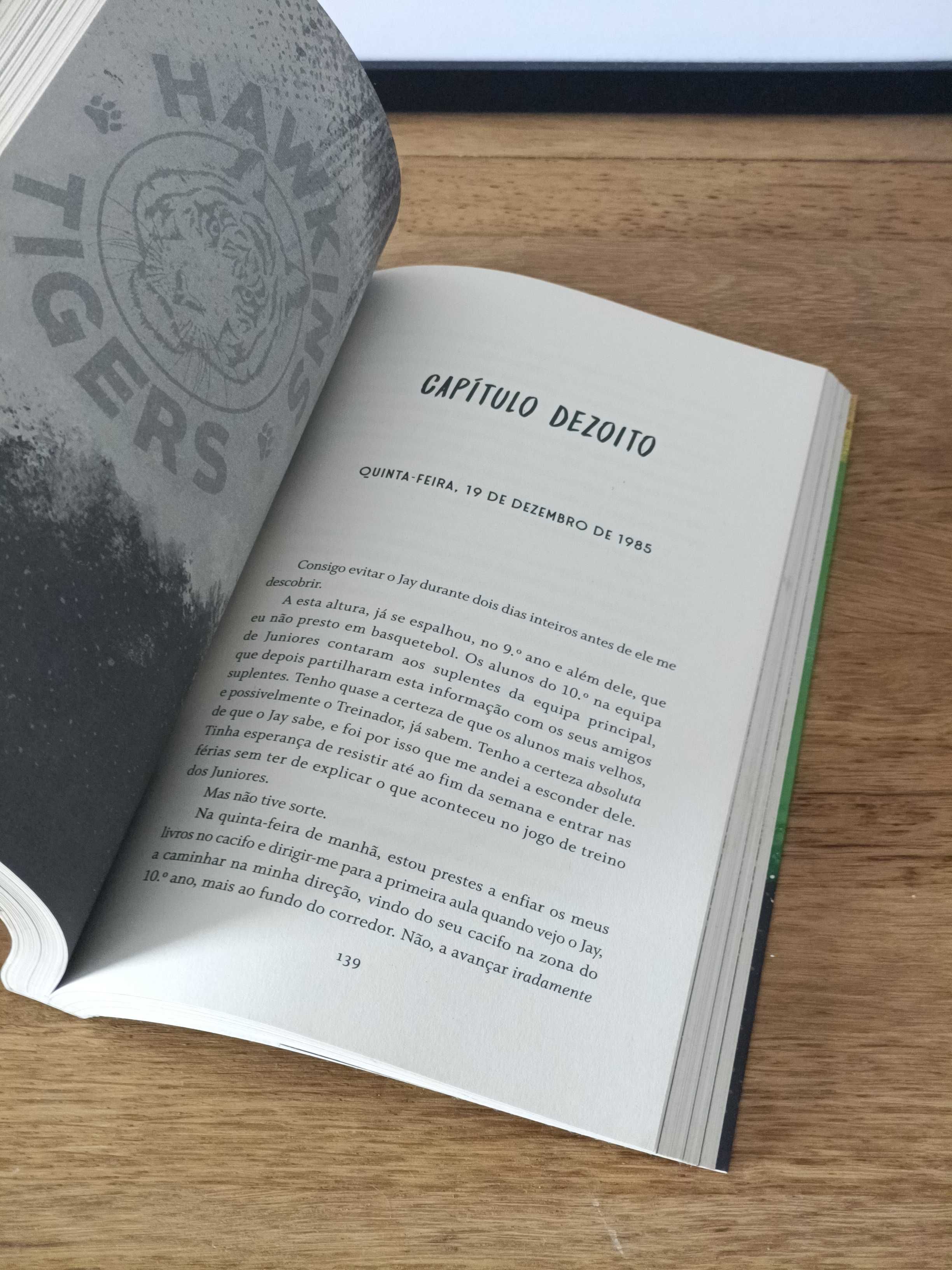 Livro Stranger Things - Lucas em risco