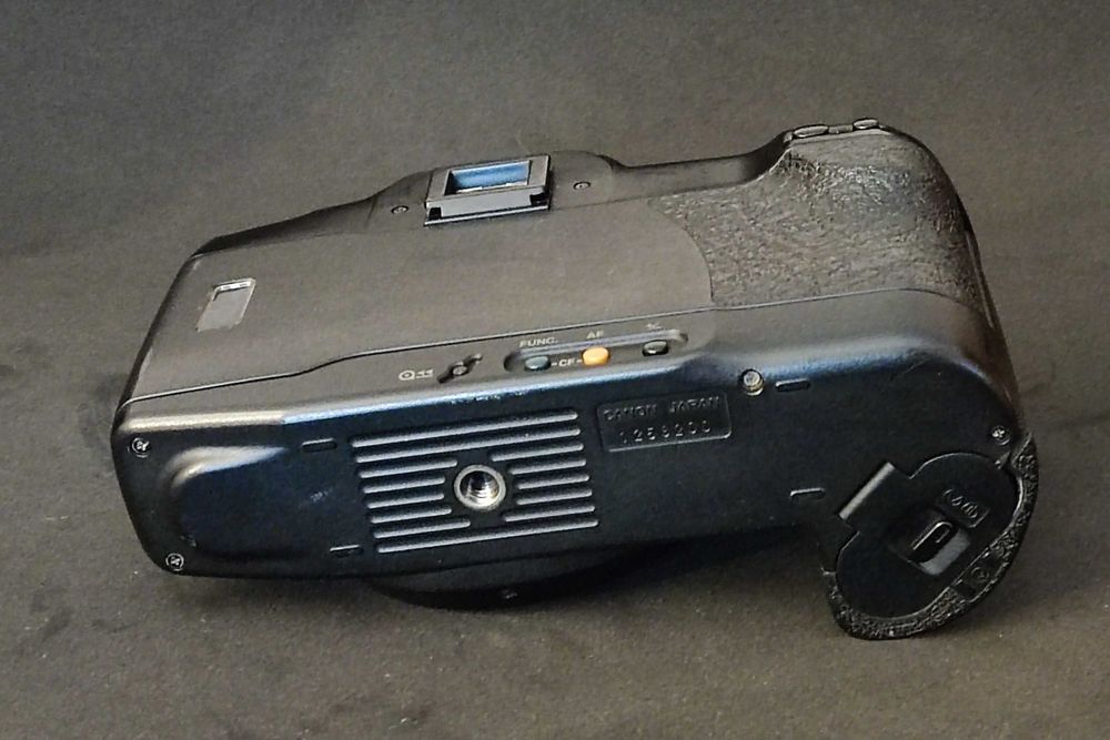 Câmara Canon EOS 10 - Analógica