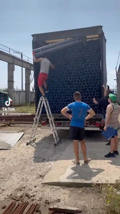 Услуги грузчиков послуги вантажників Одеса безнал перевезення вантажні