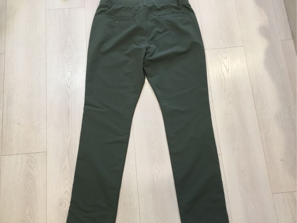 Літні стильні  штани від Under Armour стан як нові розмір XL-L 36/34