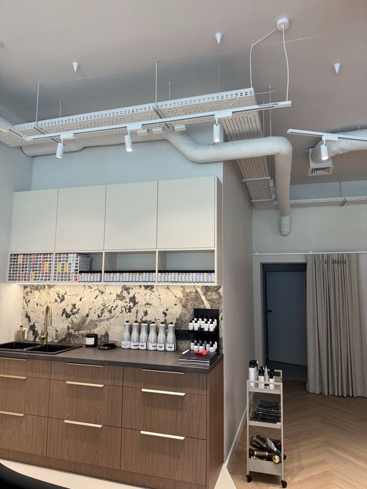 Wynajmę stanowisko fryzjerskie / Bardzo wysoki standard/ Top Lokalizac