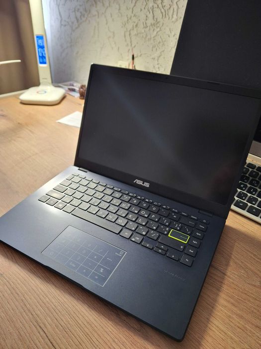 ASUS VivoBook E410M