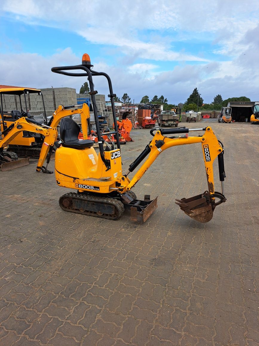 JCB 8008 , 2018. 900HORAS. LINHA HIDRAULICA