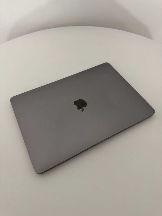 MacBook Pro 13" 2020 (M1) — 16 GB / 512 GB, stan idealny, bez pudełka