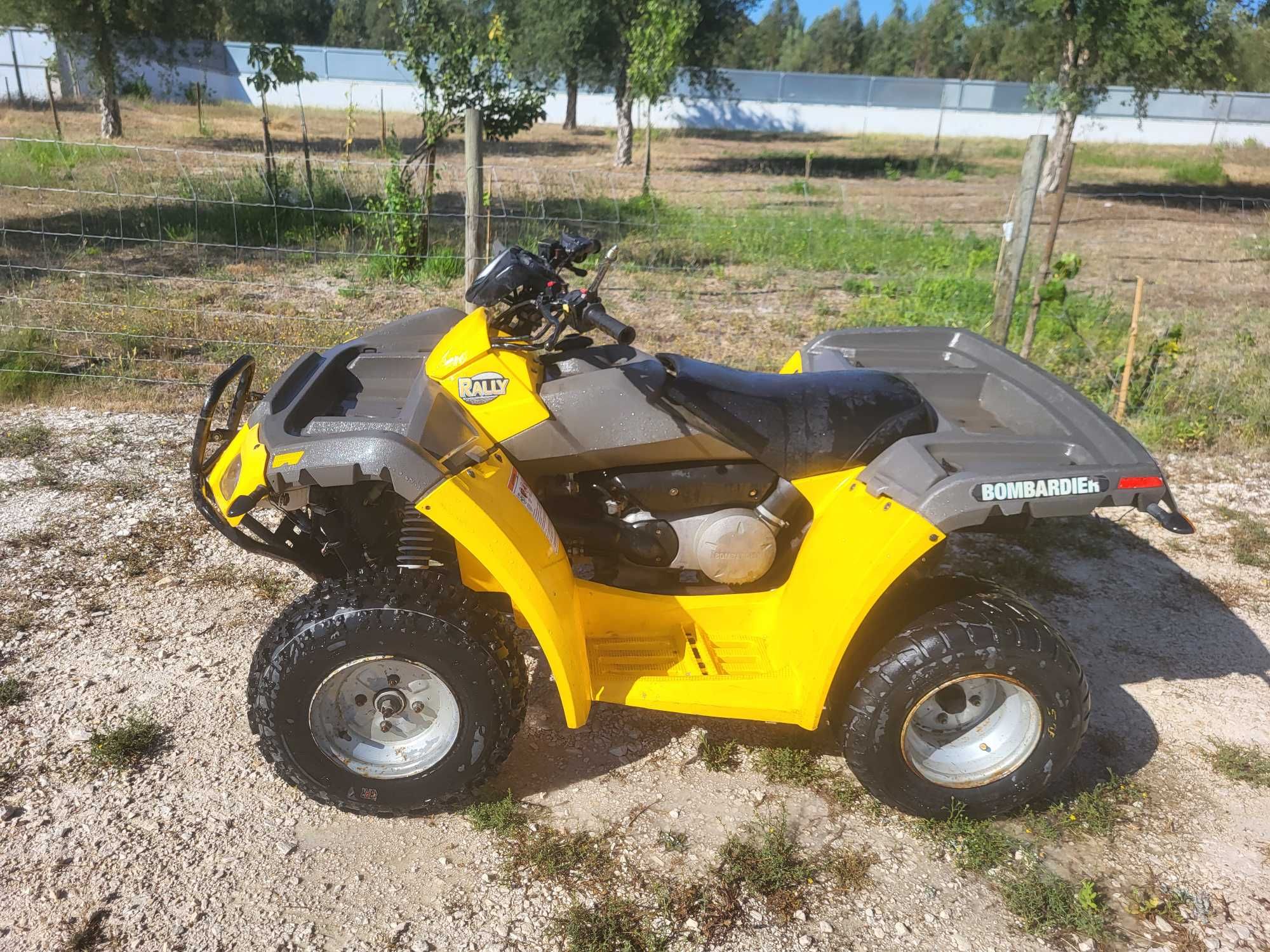 Moto 4 bombardier
