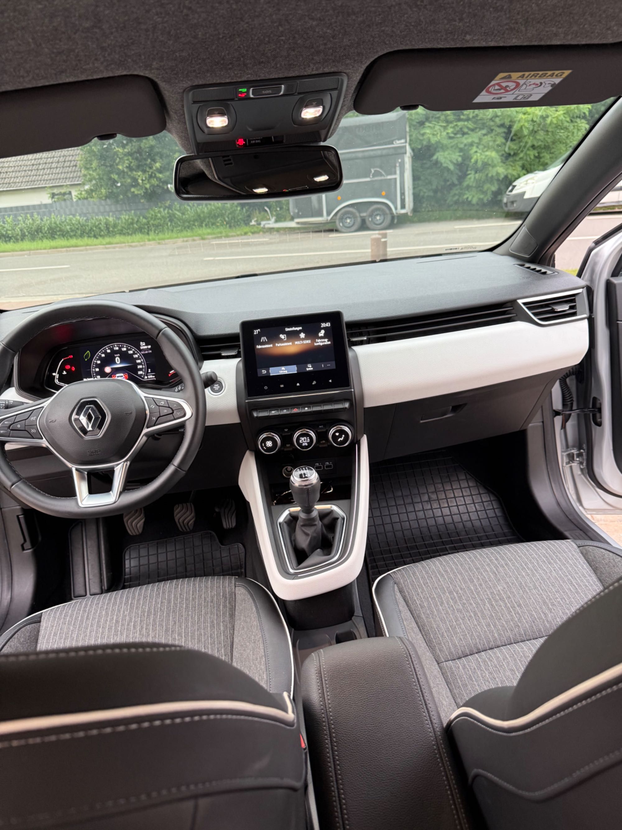 Renault Clio kamera klima bogate wyposażenie