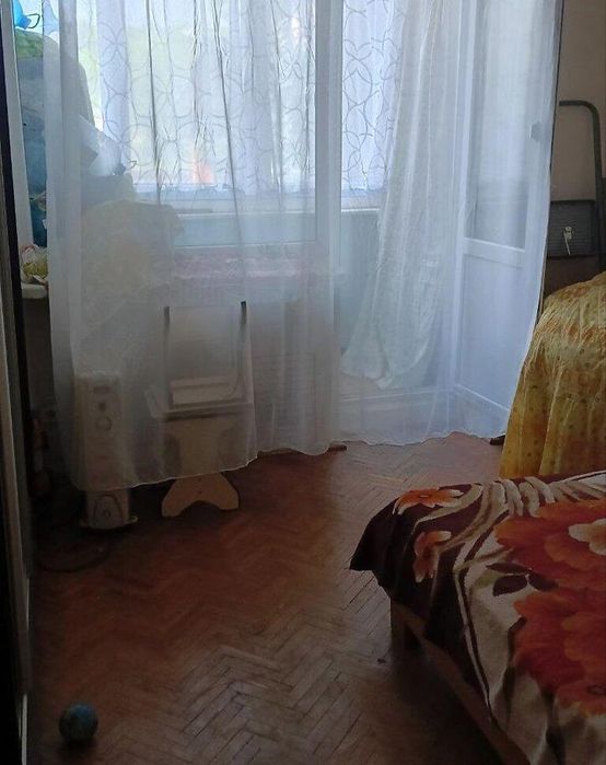 Простора 4-х кімнатна квартира в тихому місці