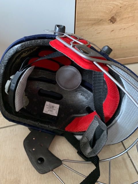 Kask do krykieta z kratką GM Gunn & Moore 54-59 cm JUNIOR