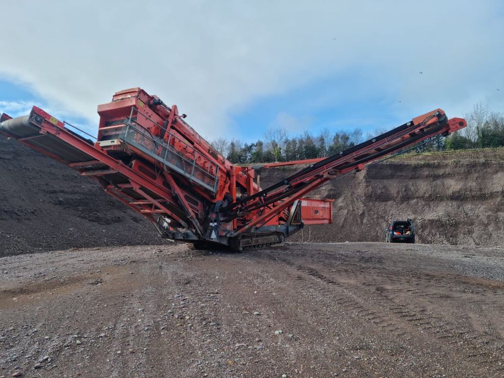 Przesiewacz Finlay 684 3 pokladowy Powerscreen Chieftain 1700