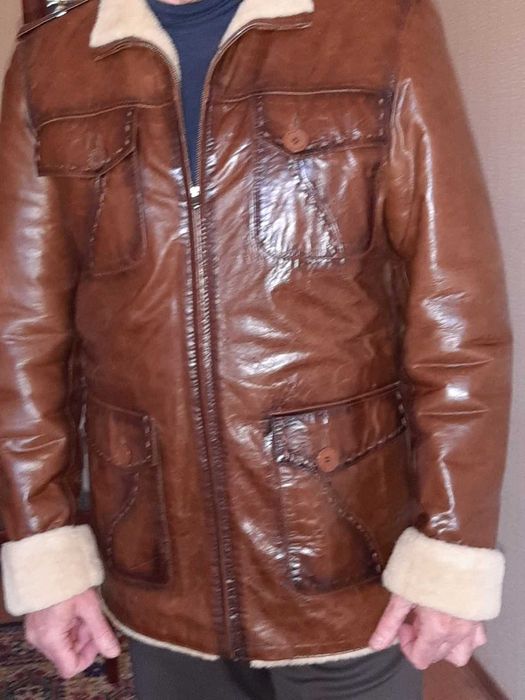 Чоловіча натуральна шкіряна зимова куртка.