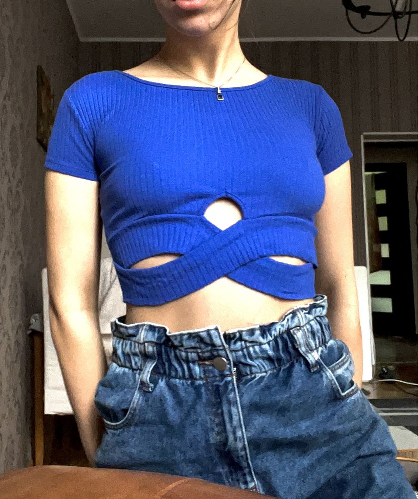 Koszulka Crop top z wycięciem w prążki niebieski