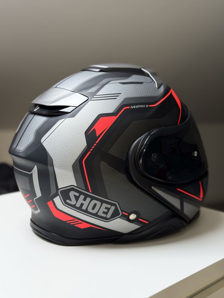 Capacete Shoei Neotec 2 com Intercomunicador Sena SRL2