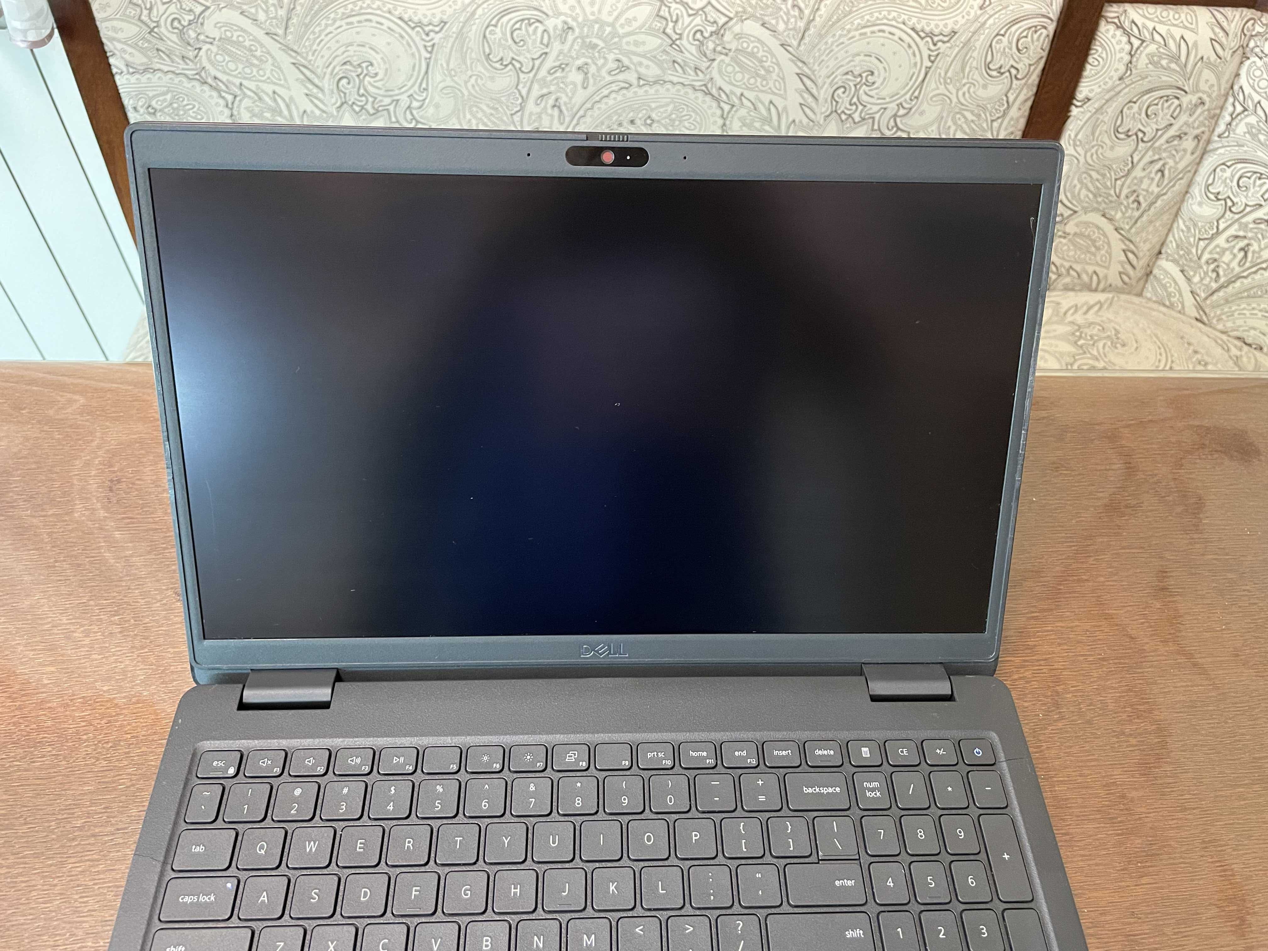 Ноутбук 15" HD Dell Latitude 3520 (I5-1135G7/8/SSD256/Intel iris xe)