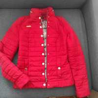 Куртка  жіноча, червоного кольору