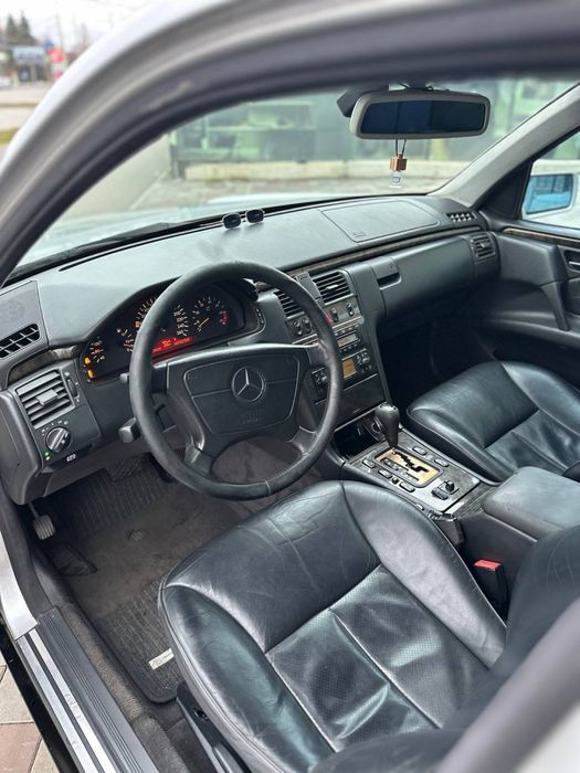 Mercedes e210 3.2 бензин автомат