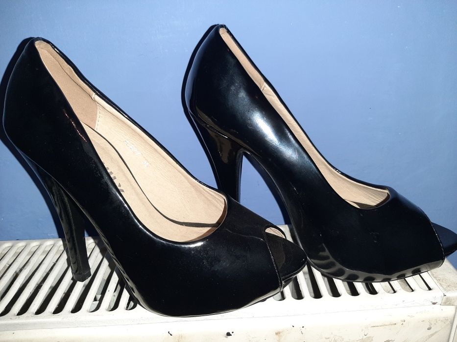 Sliczne buciki  na szpilce