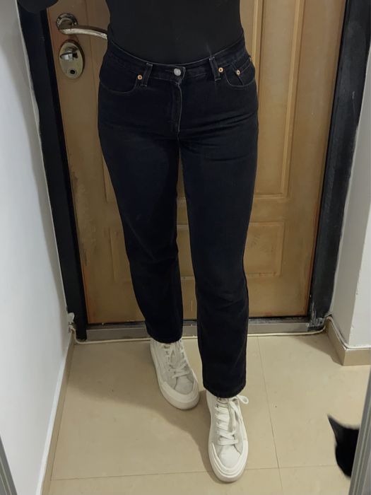 Джинси Levi’s чорні жіночі оригінальні прямі мом