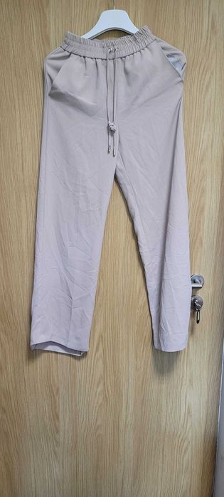 Eleganckie proste spodnie River Island. Spodnie damskie rozmiar 32/6.