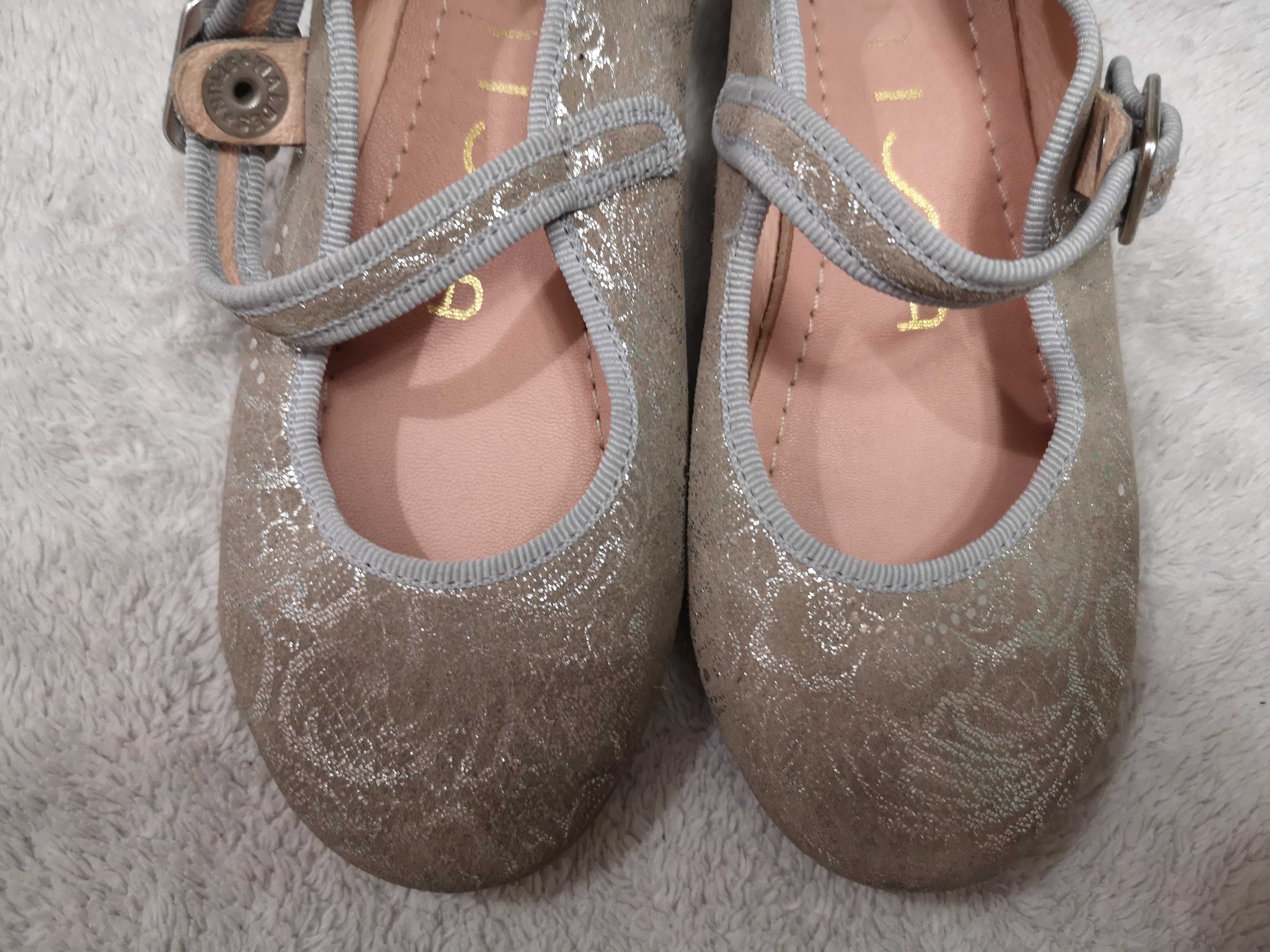 Beżowe srebrne błyszczące eleganckie buty baleriny Unisa 29