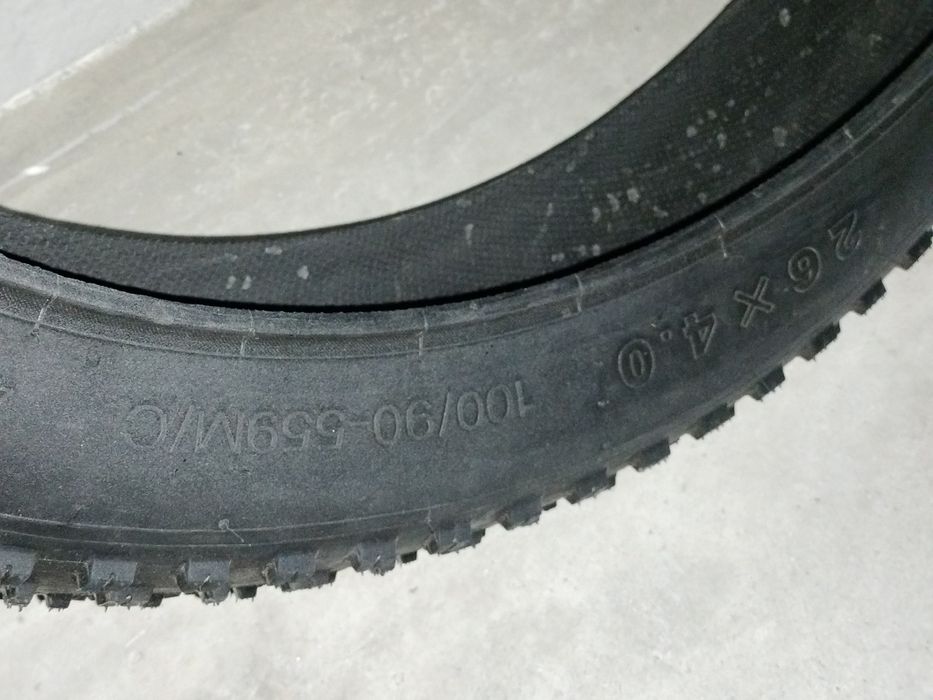 Pneu 26x4.0 Novo