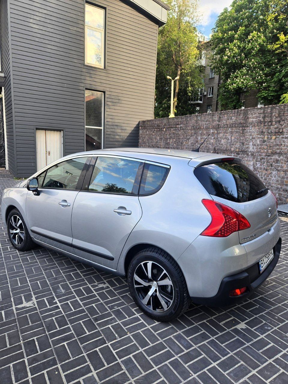 Продам Пежо 3008 1.6 MPI