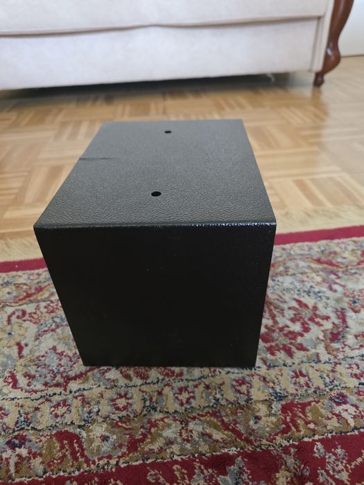 Sprzedam sejf metalowy używany