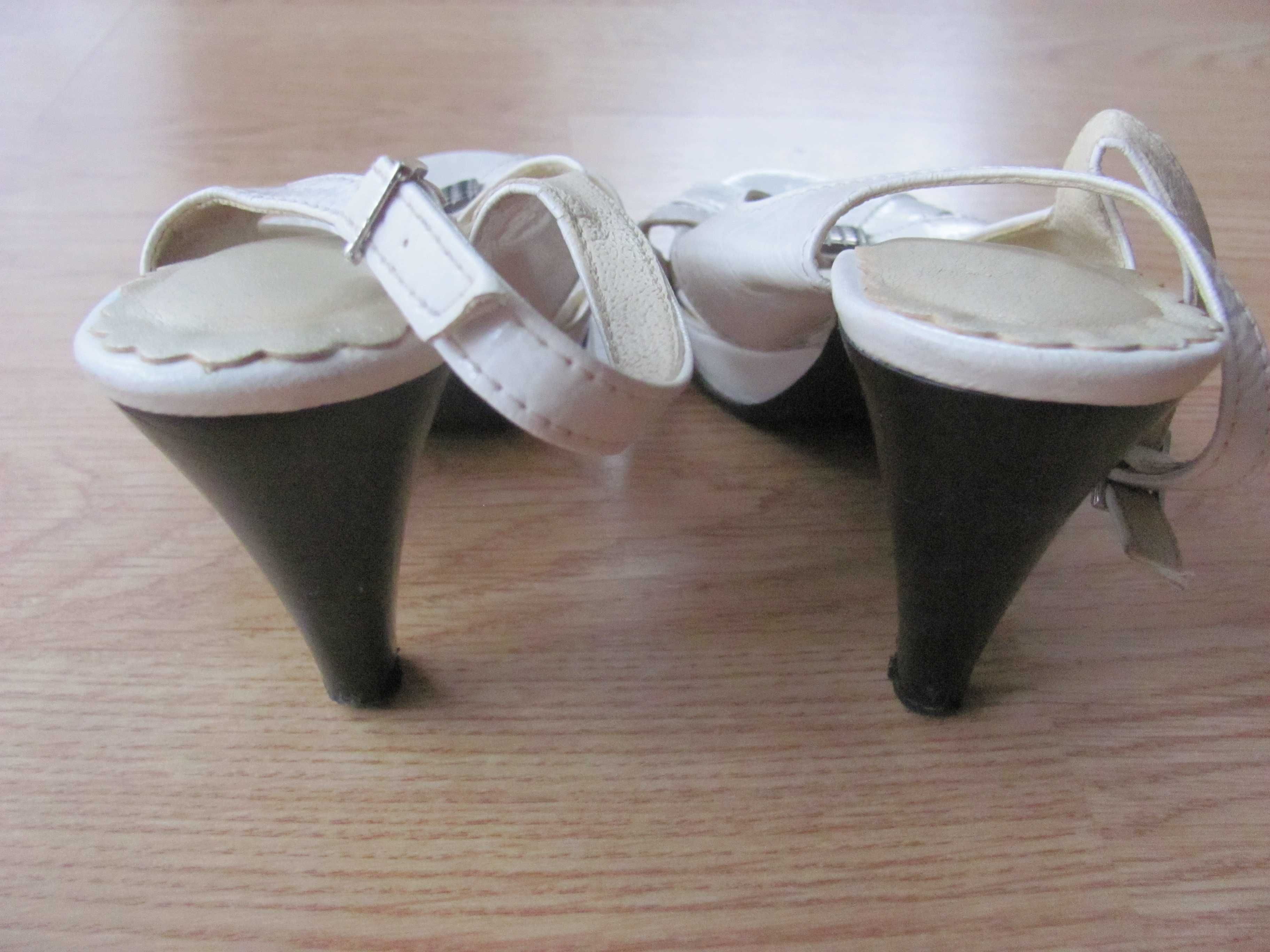 Buty  damskie  35