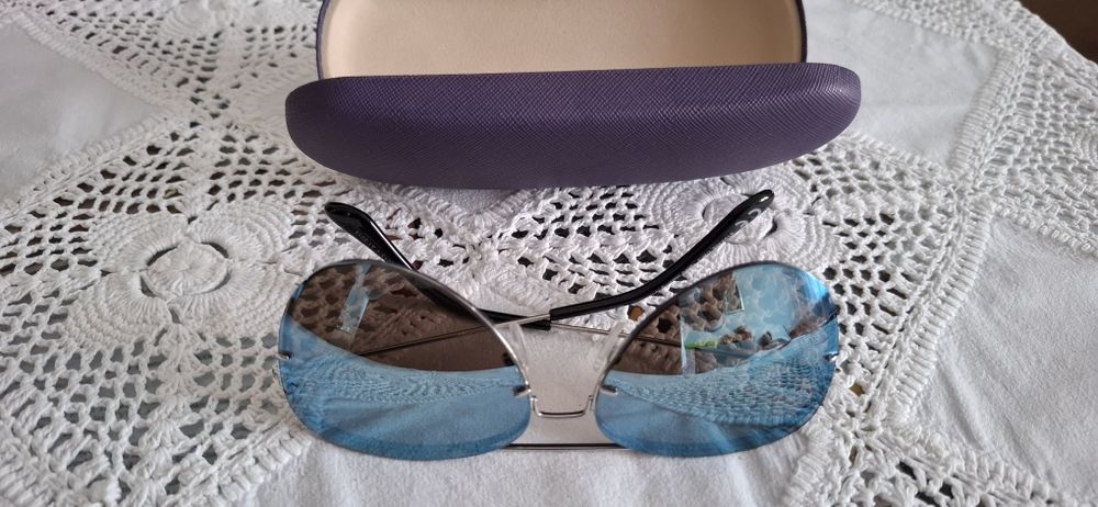 Okulary przeciwsłoneczne lustrzane niebieskie z filtrem UV +futerał