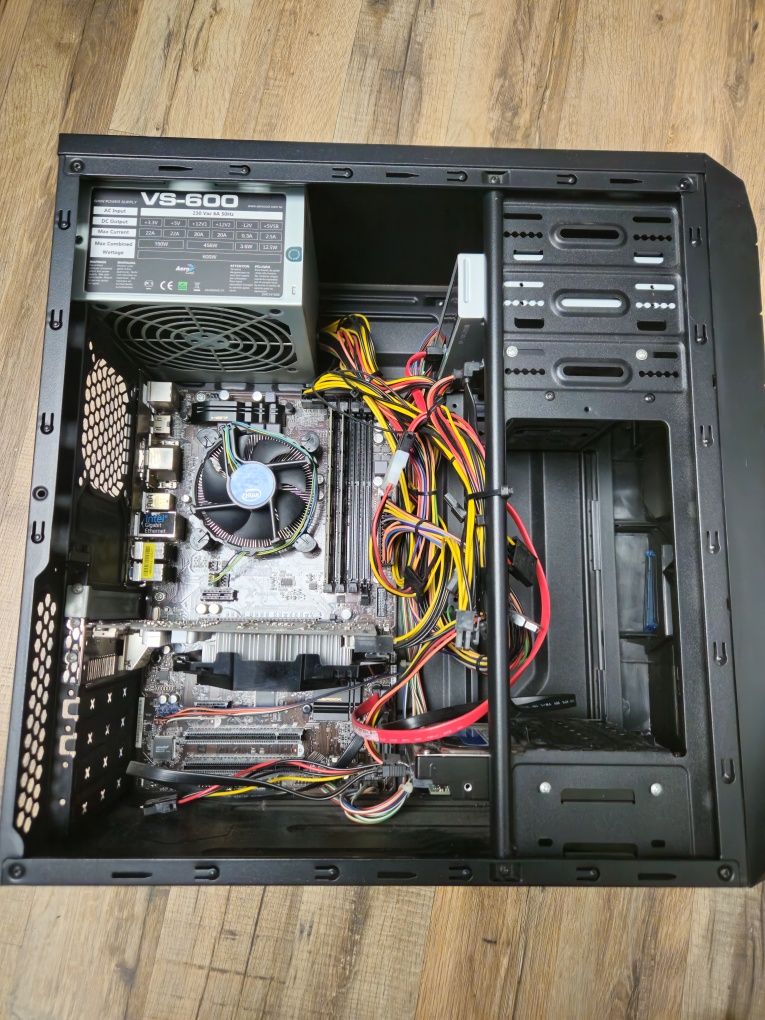 Komputer stacjonarny Intel Core i5, Radeon R7 200 Series