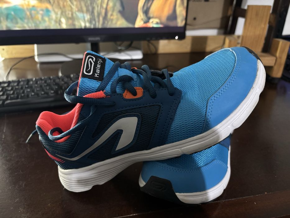ténis de corrida infantil da marca Kalenji