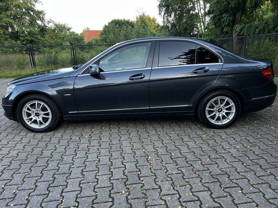 Mercedes-Benz C200 1.8 CGI 184KM Avantgarde 2010 Jasne wnetrze
