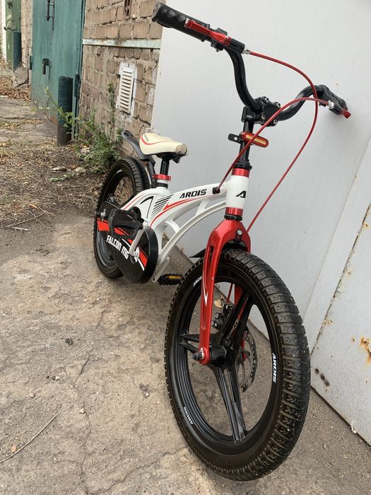 Детский велосипед Ardis,на 18 колесах.