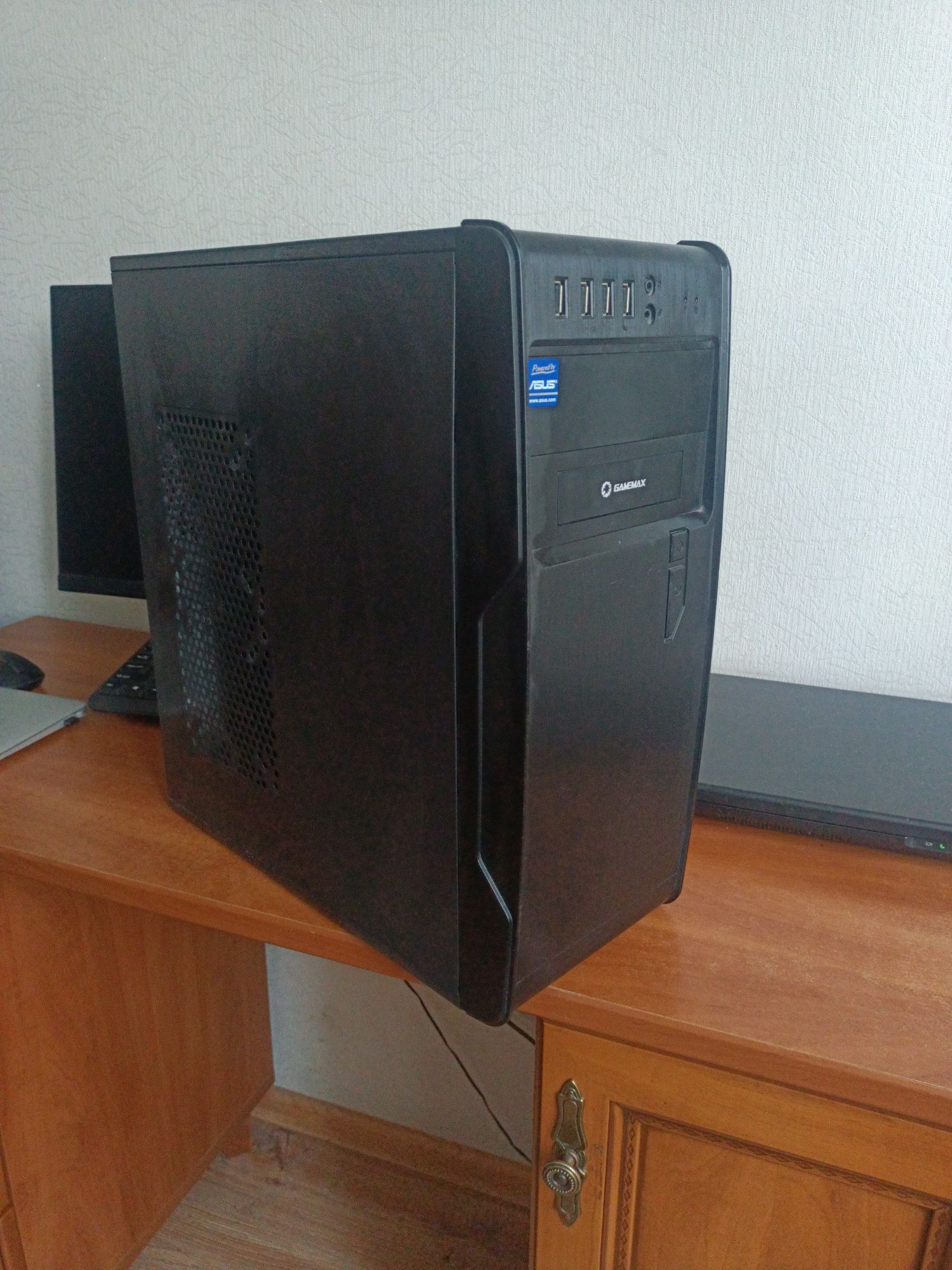 Компьютер, Intel Dual Core по 3,3 GHz, 8 ГБ ОЗУ, SSD 120 ГБ