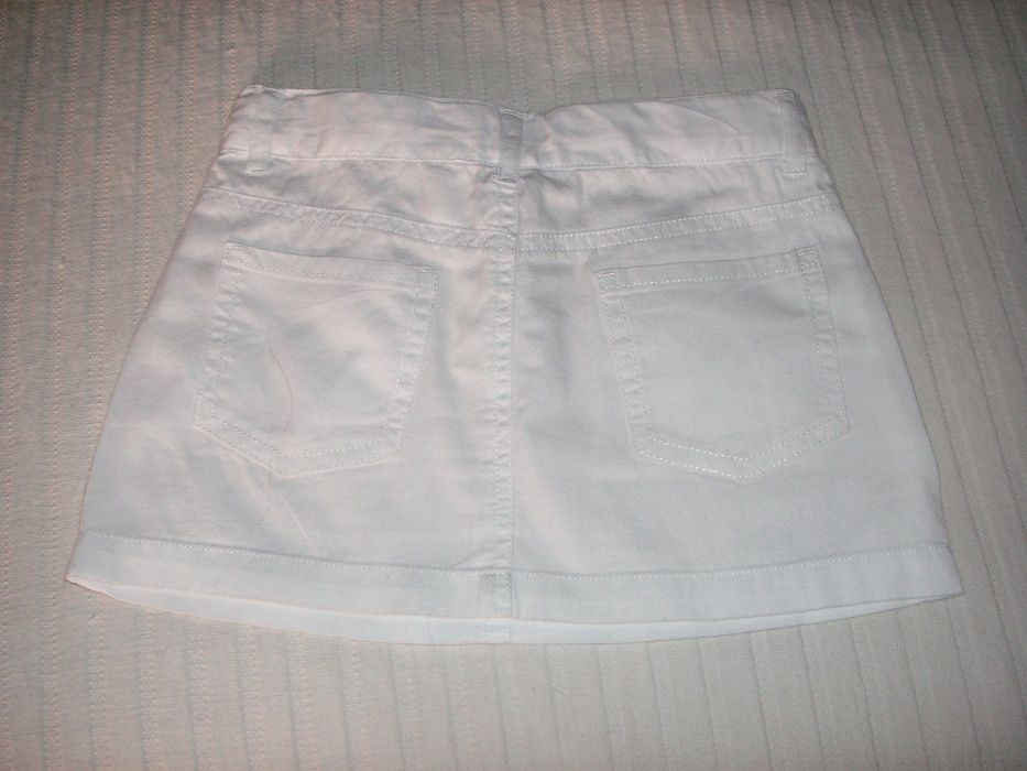 Saia Branco Zippy, Calça Benetton, Calção Palomino, Sweat´s Zara T3/4