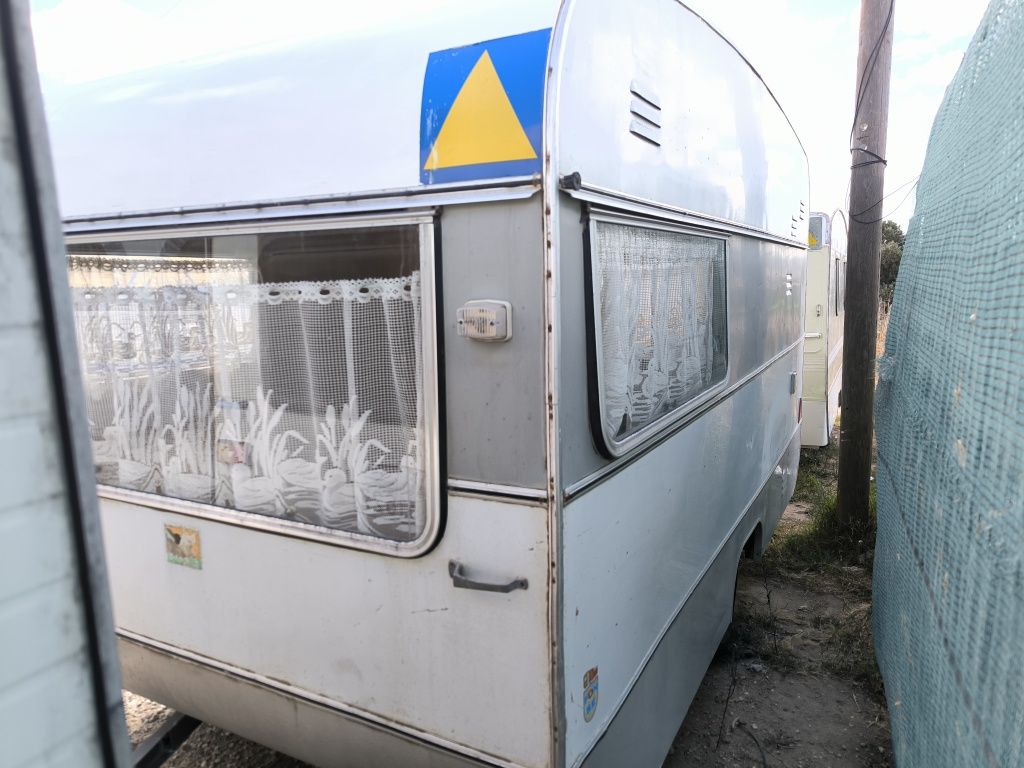 Caravana Cavalier 350