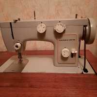 Продам швейну машину "Чайка - 142 М"