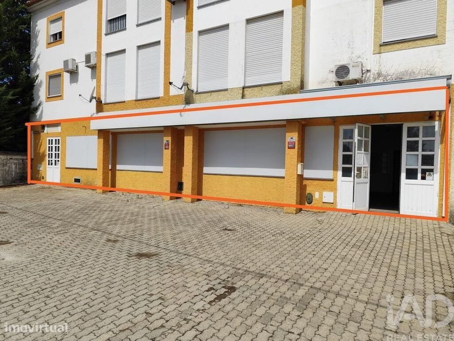 Loja / Estabelecimento Comercial em Alter do Chão de 132,00 m2