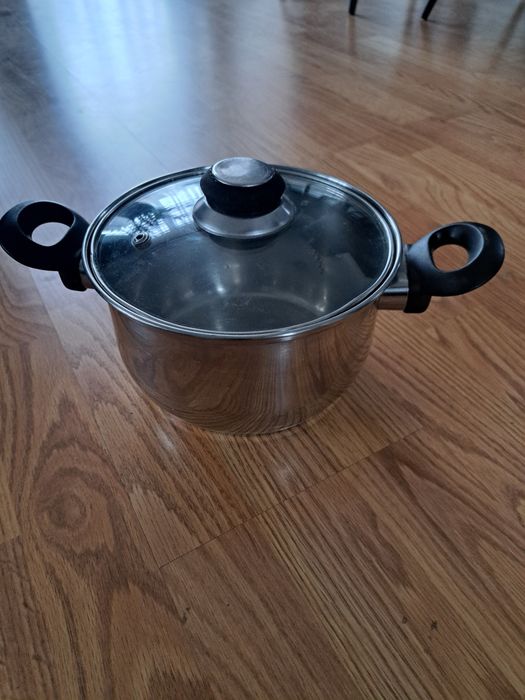 Garnek z pokrywką ze stali nierdzewnej 2 l