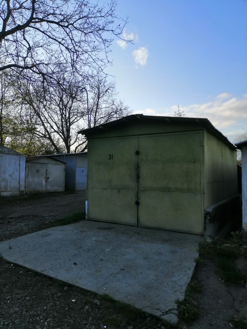 Високий гараж під бус у центрі міста на Маршала Рибалка можливий обмін