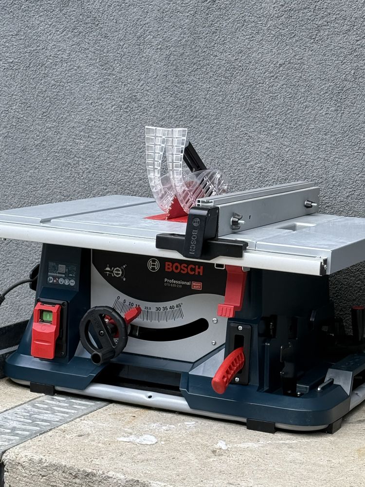 Пила циркулярная Bosch Professional GTS 635-216 циркулярка торцовка